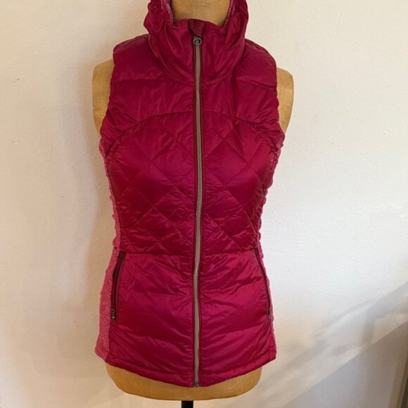 Lululemon 4 Down for a Run Vest Berry Rumble Quilted great pre owned condition - Picture 1 of 16